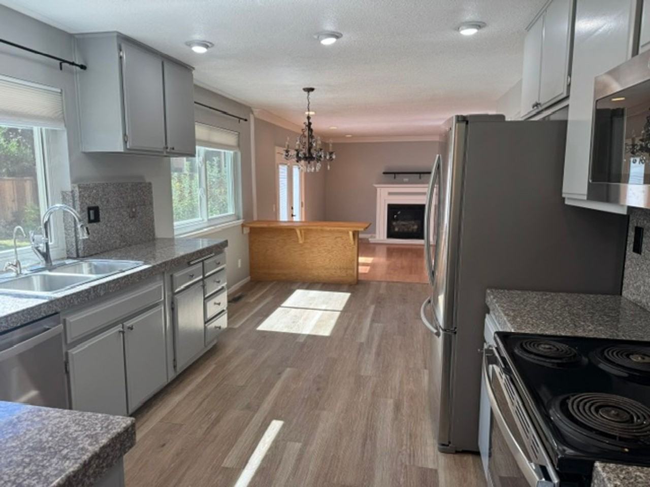 720 W 9th St - Photo 6 of 35