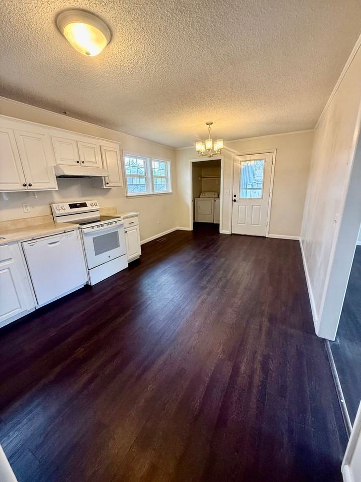 95 Moore St - Photo 7 of 12