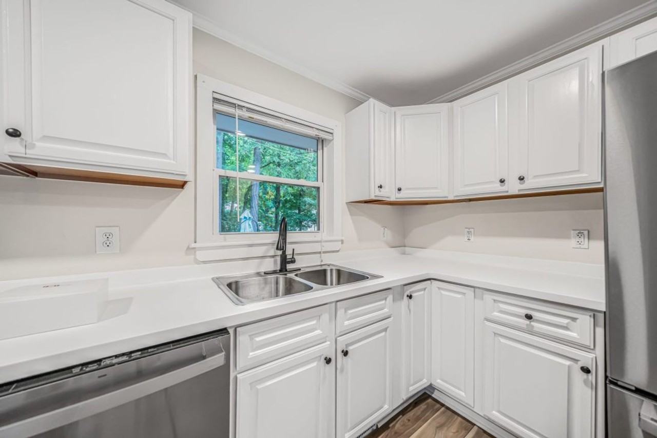 221 Howell St #200A - Photo 3 of 9