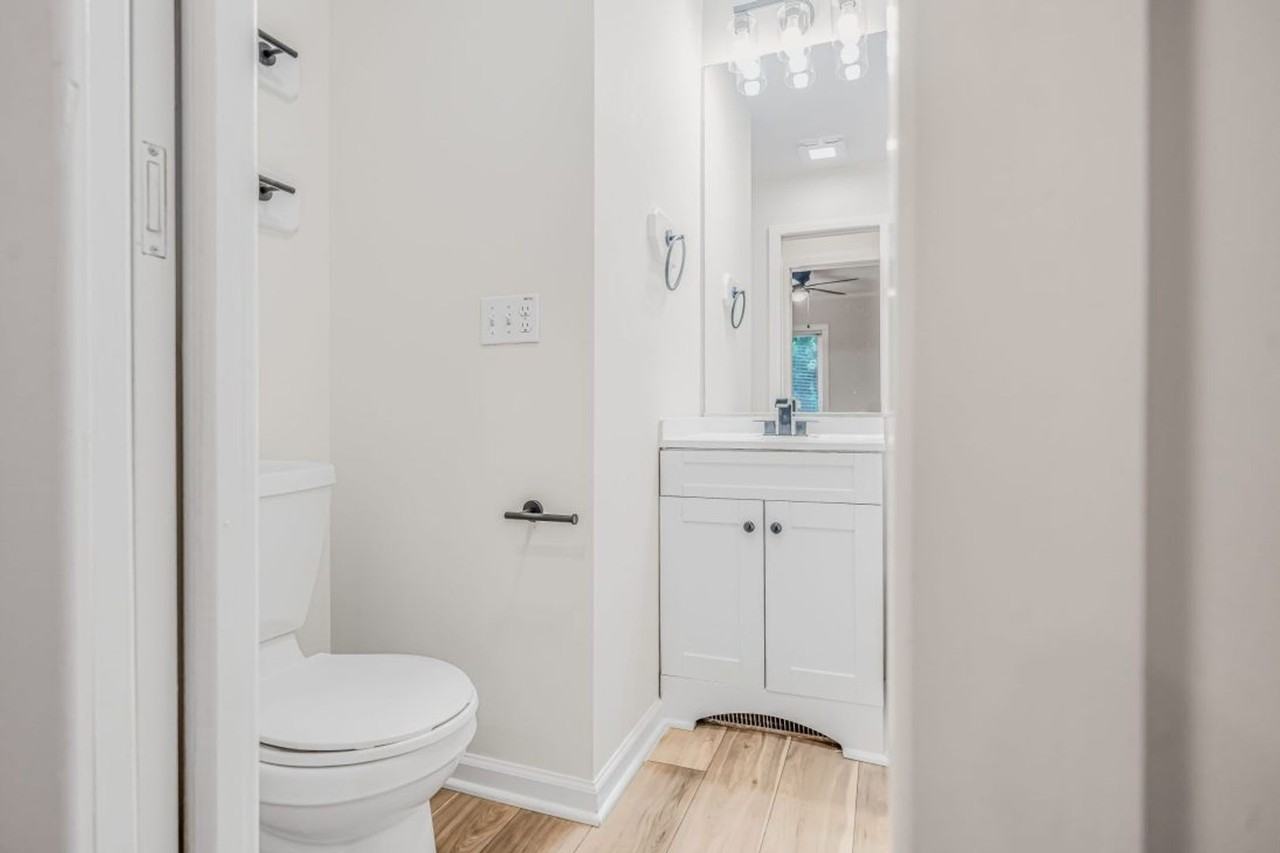 221 Howell St #200A - Photo 5 of 9