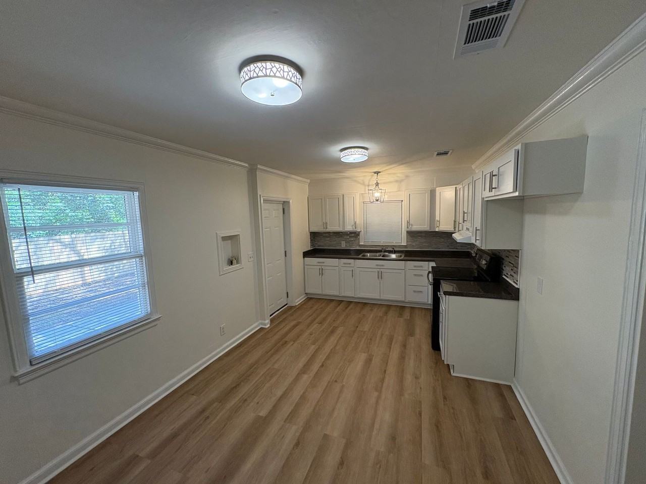 915 W Tift Ave - Photo 6 of 9