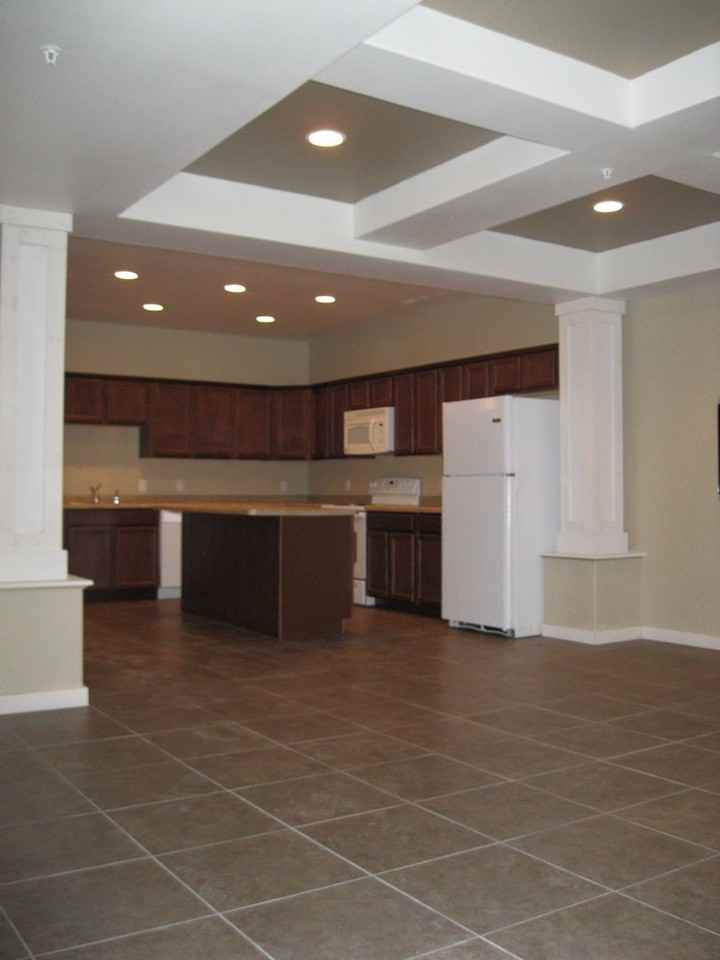 32 N Lucas St - Photo 4 of 8