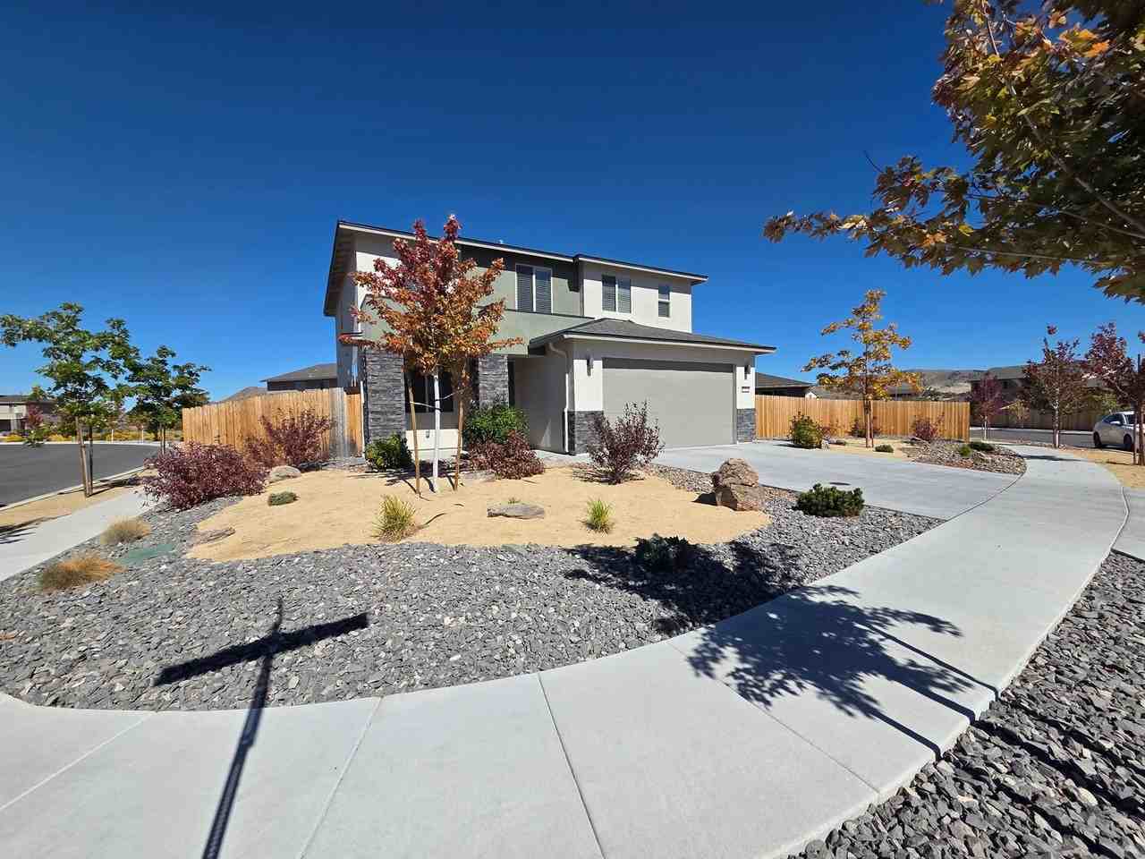 7220 Discovery Ln - Photo 2 of 37