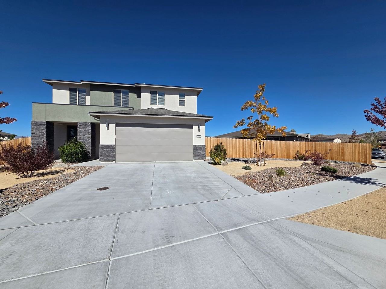 7220 Discovery Ln - Photo 3 of 37