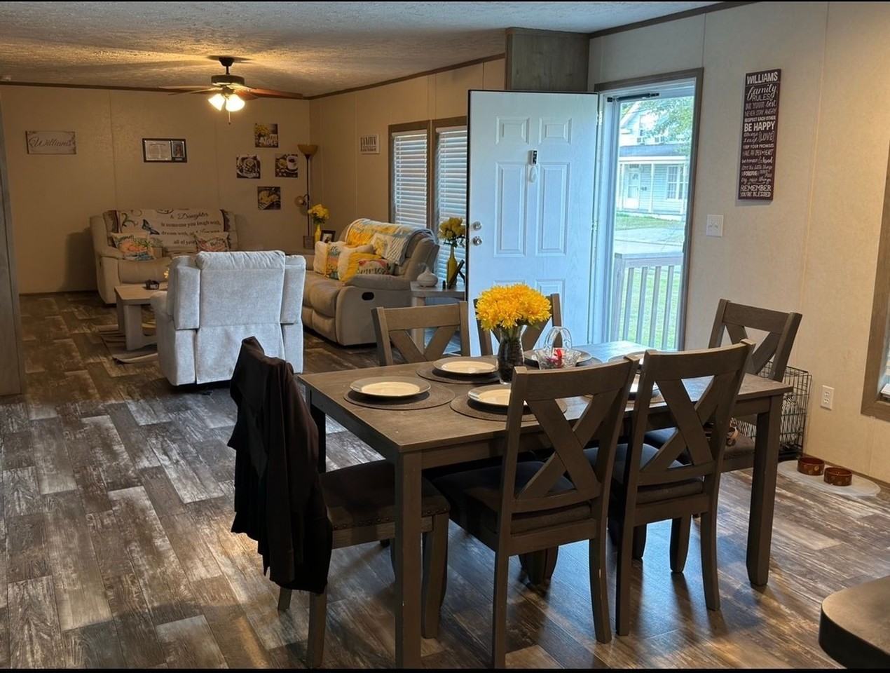 32610 Bowie St - Photo 2 of 16
