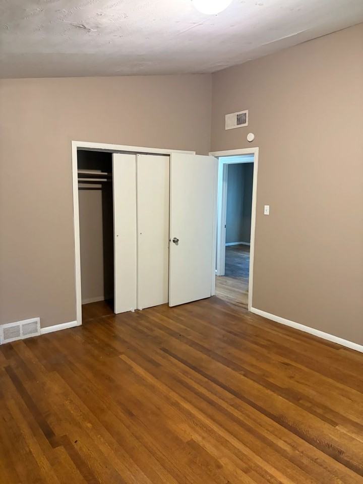 1568 Gowan Dr - Photo 5 of 14