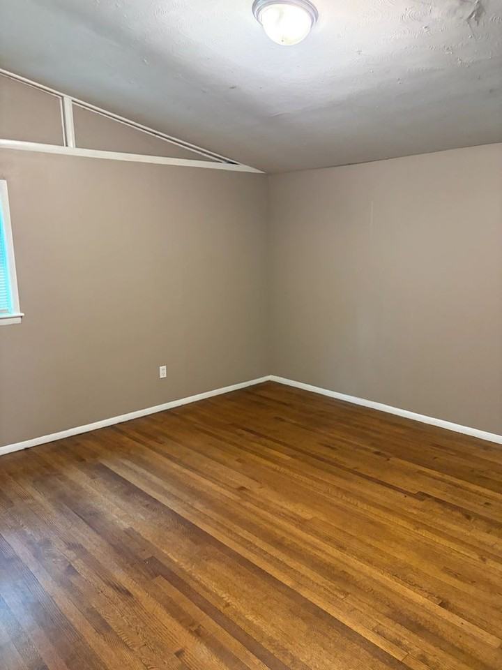1568 Gowan Dr - Photo 6 of 14