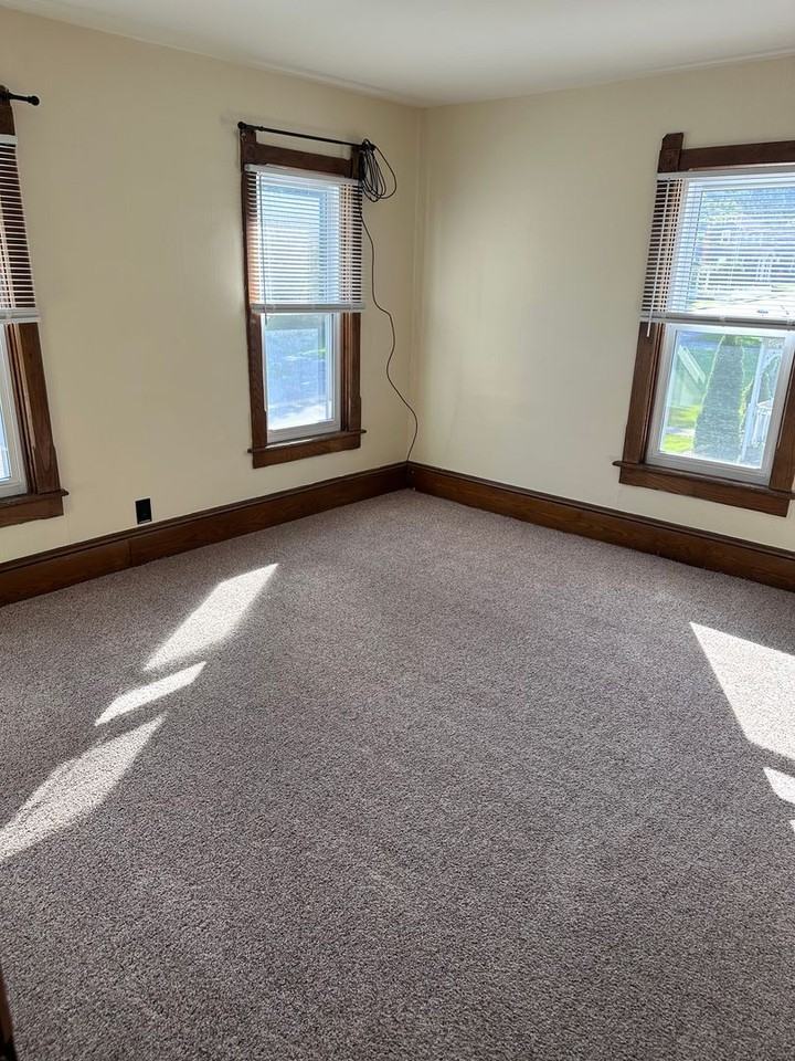 214 S Harrison Rd - Photo 3 of 17