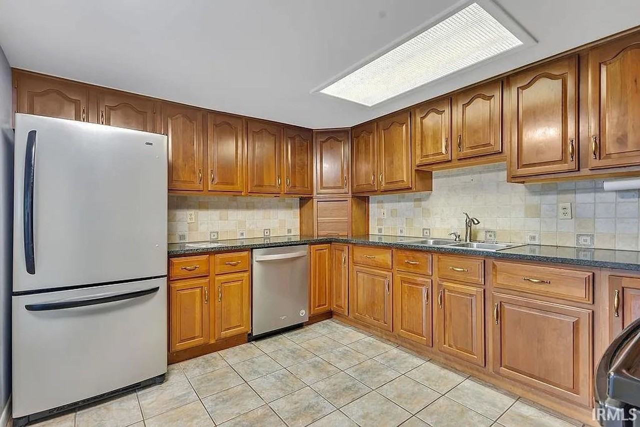 3522 E Grandview Dr - Photo 3 of 24