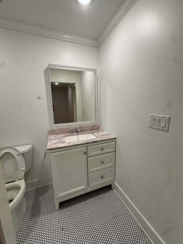 805 E Oak Ave #1 - Photo 5 of 13