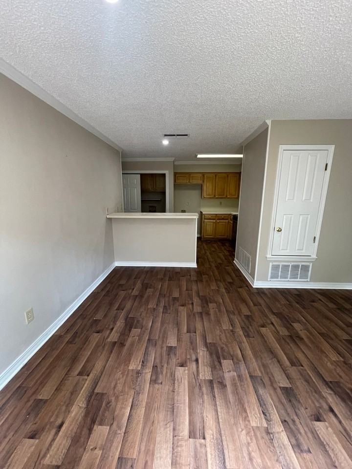 1206 Brandywine Dr - Photo 4 of 12
