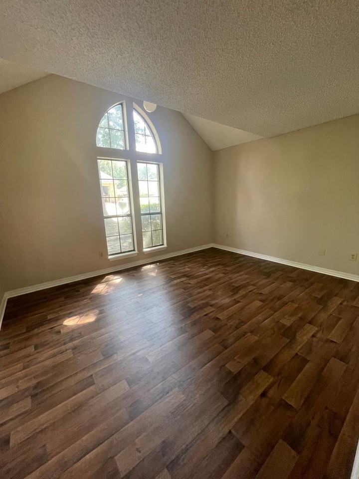 1206 Brandywine Dr - Photo 6 of 12