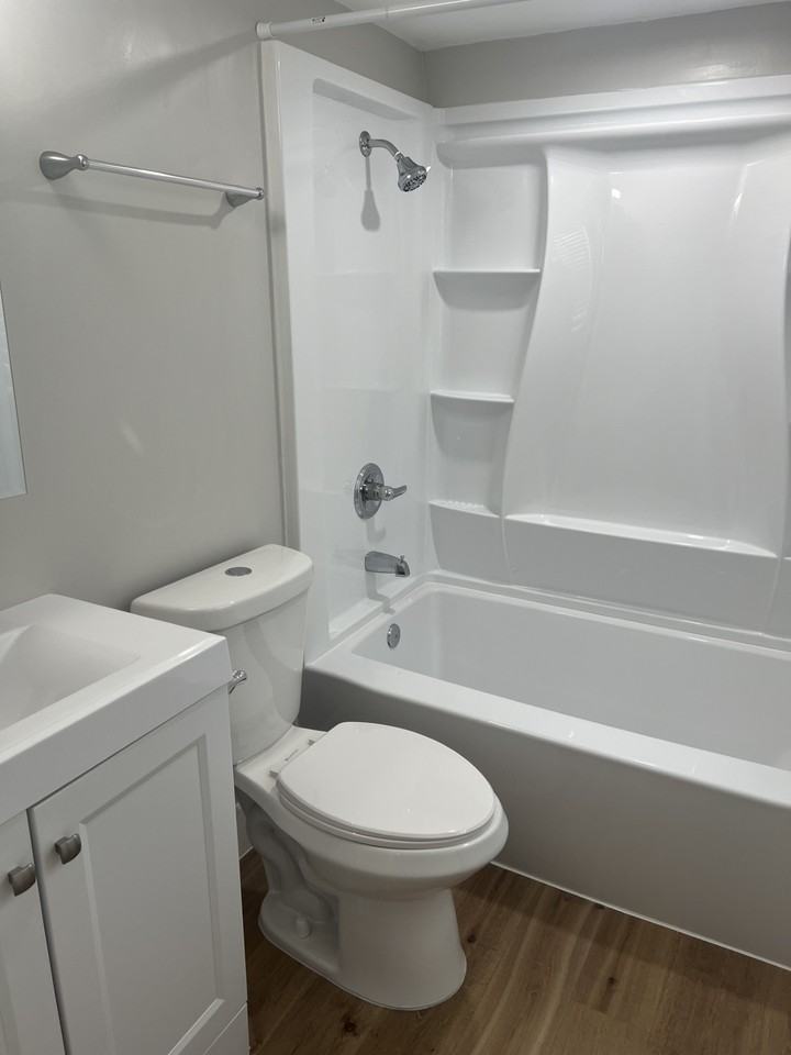 1640 N DIXIE HWYUnit 3 #3 - Photo 4 of 6
