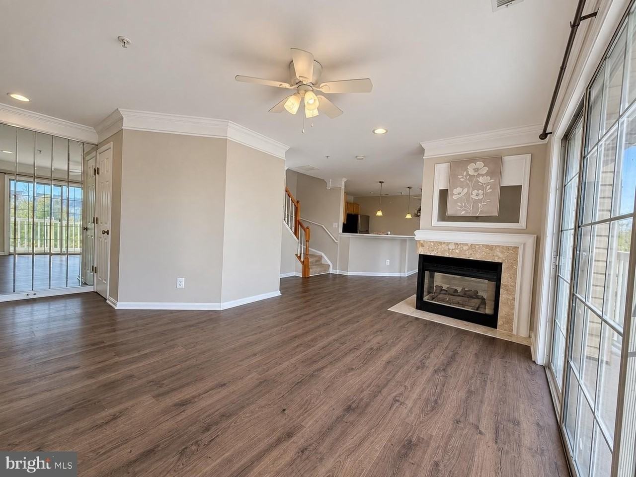 46924 Courtyard Sq - Photo 5 of 31