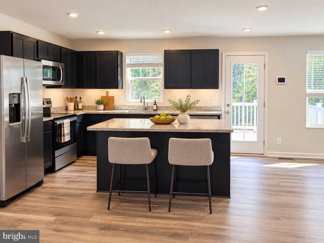 1806 Glenmere Rd - Photo 3 of 21