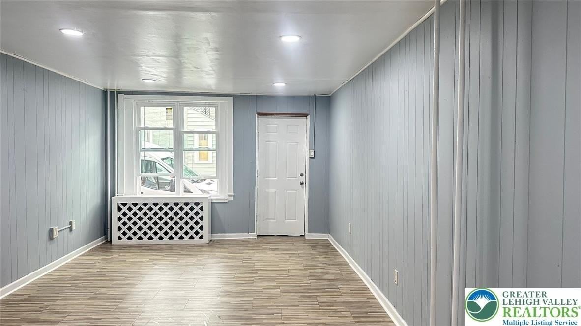 542 N New St - Photo 4 of 26