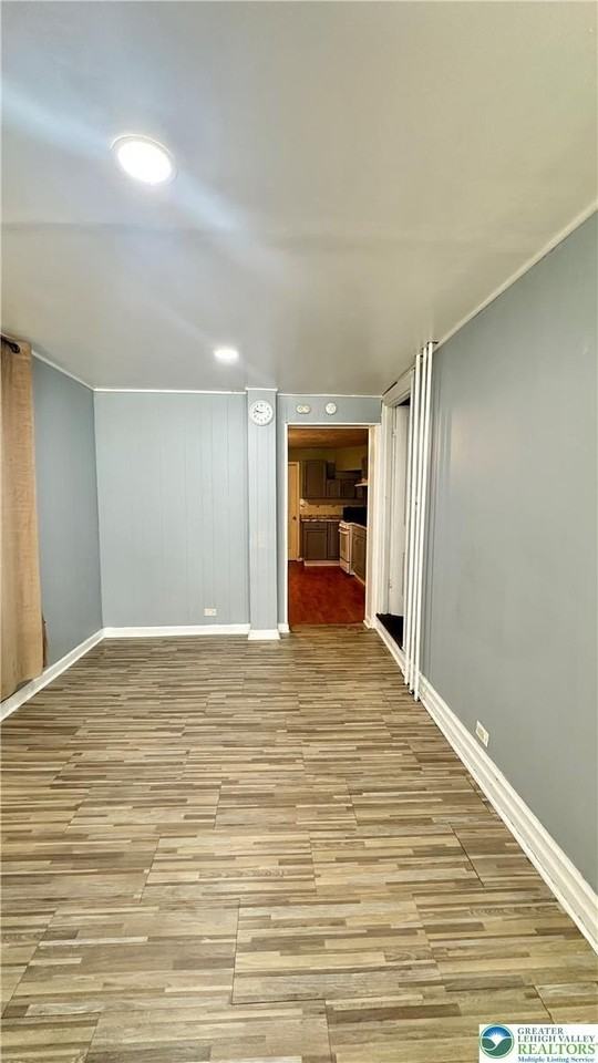 542 N New St - Photo 5 of 26