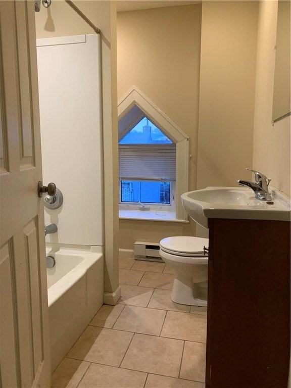 944 W Liberty St #3 - Photo 4 of 5