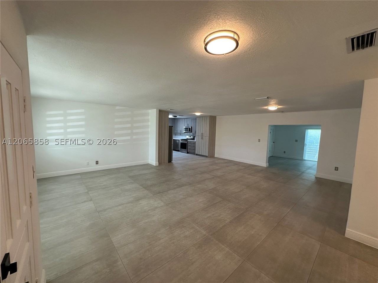 9461 Sw 62nd St - Photo 4 of 23