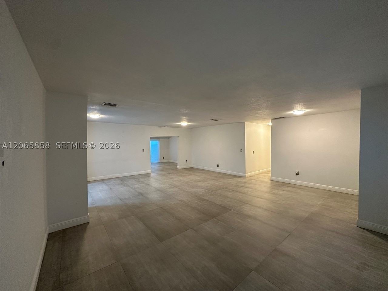 9461 Sw 62nd St - Photo 5 of 23