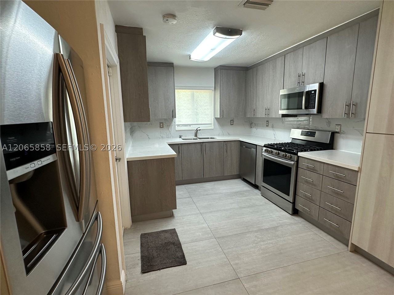 9461 Sw 62nd St - Photo 7 of 23
