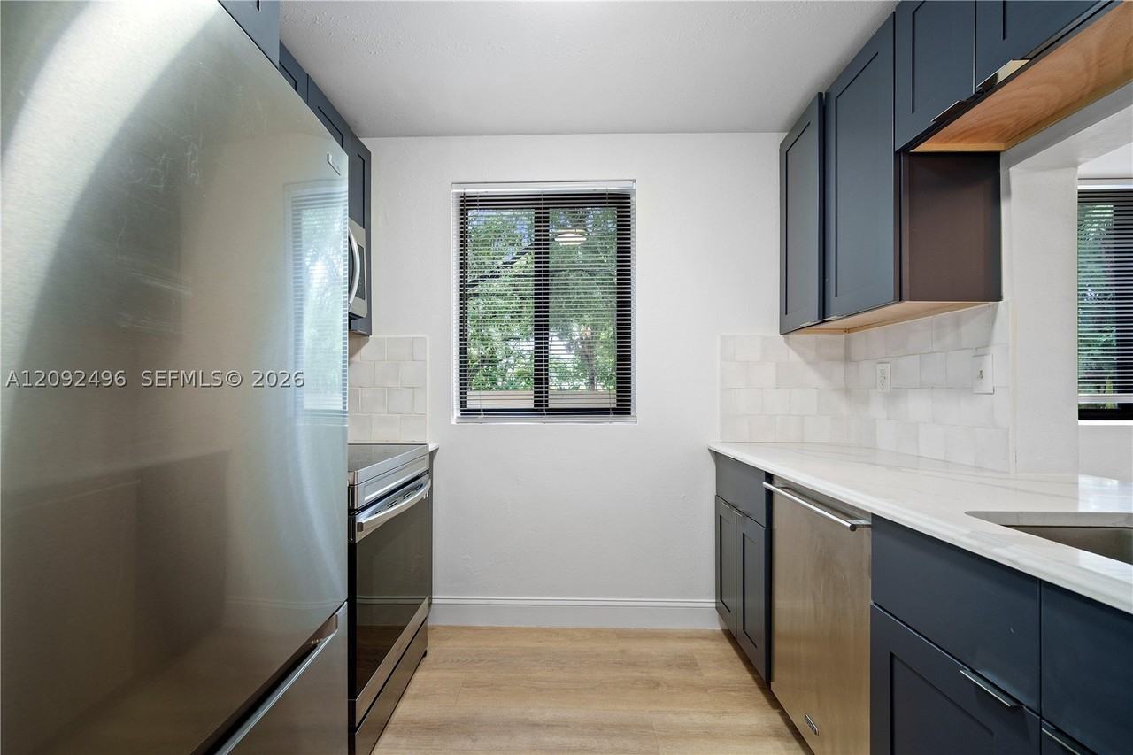153 Ne 141st St #A - Photo 4 of 30