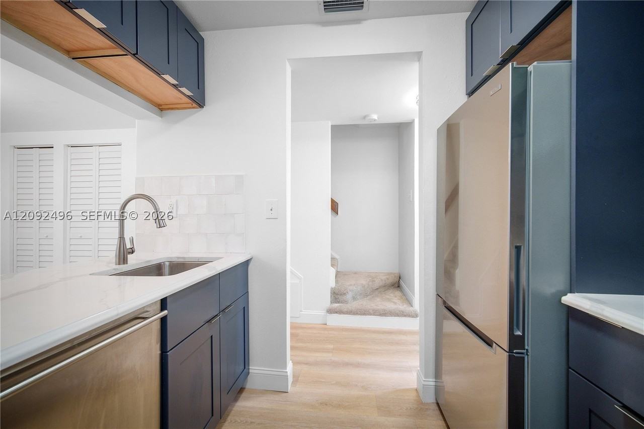 153 Ne 141st St #A - Photo 7 of 30