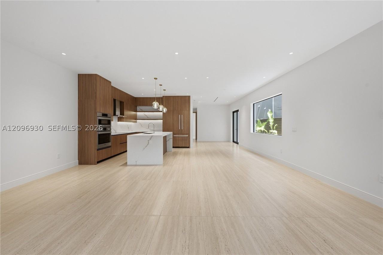 2970 W Trade Ave #2970 - Photo 3 of 33