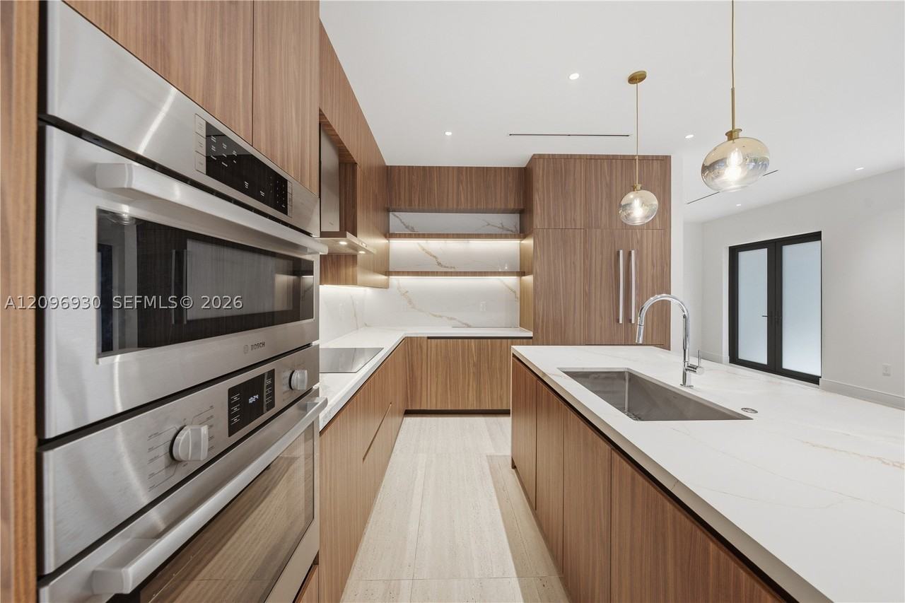 2970 W Trade Ave #2970 - Photo 6 of 33