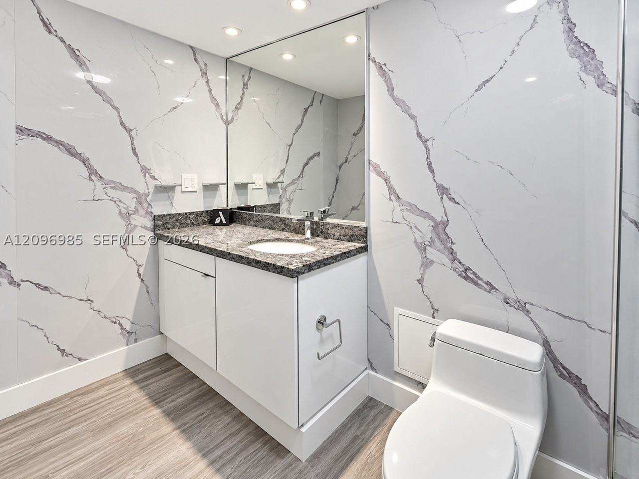 2301 Collins Ave #742 - Photo 5 of 36