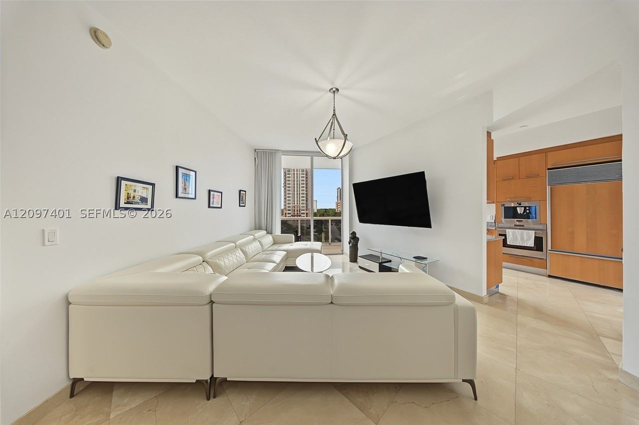 15901 Collins Ave #405 - Photo 7 of 32