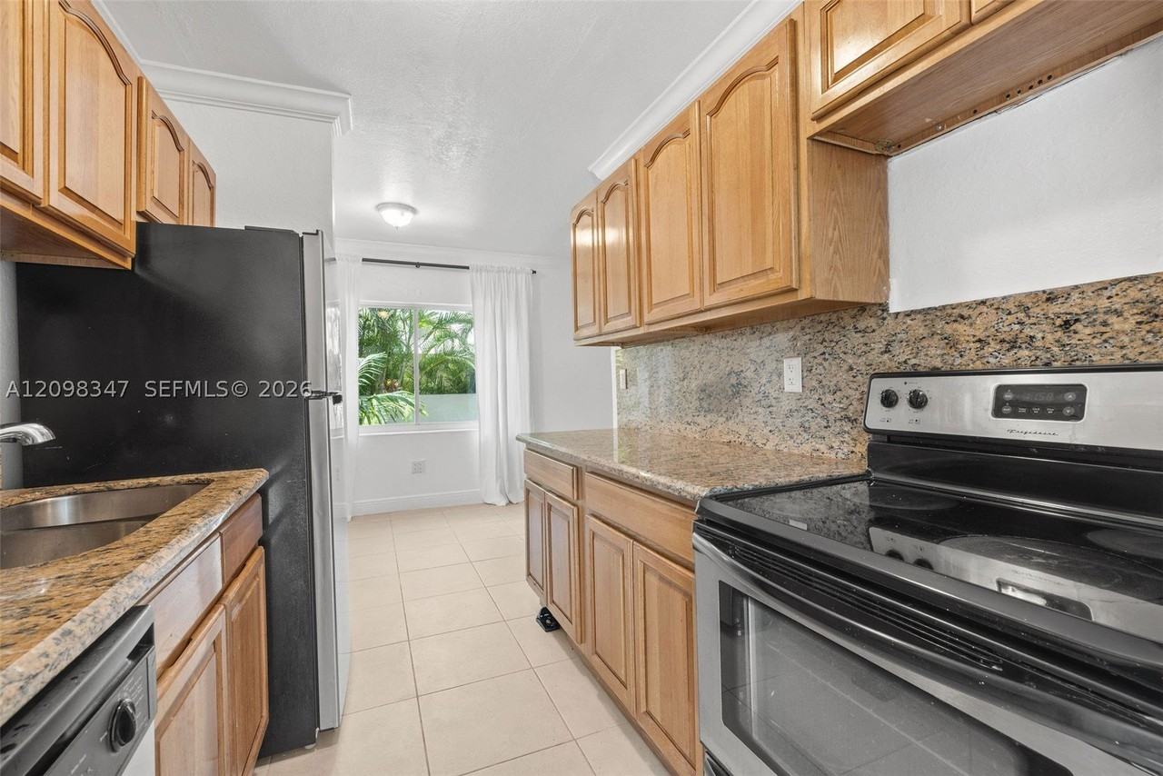 95 Edgewater Dr #102 - Photo 3 of 12