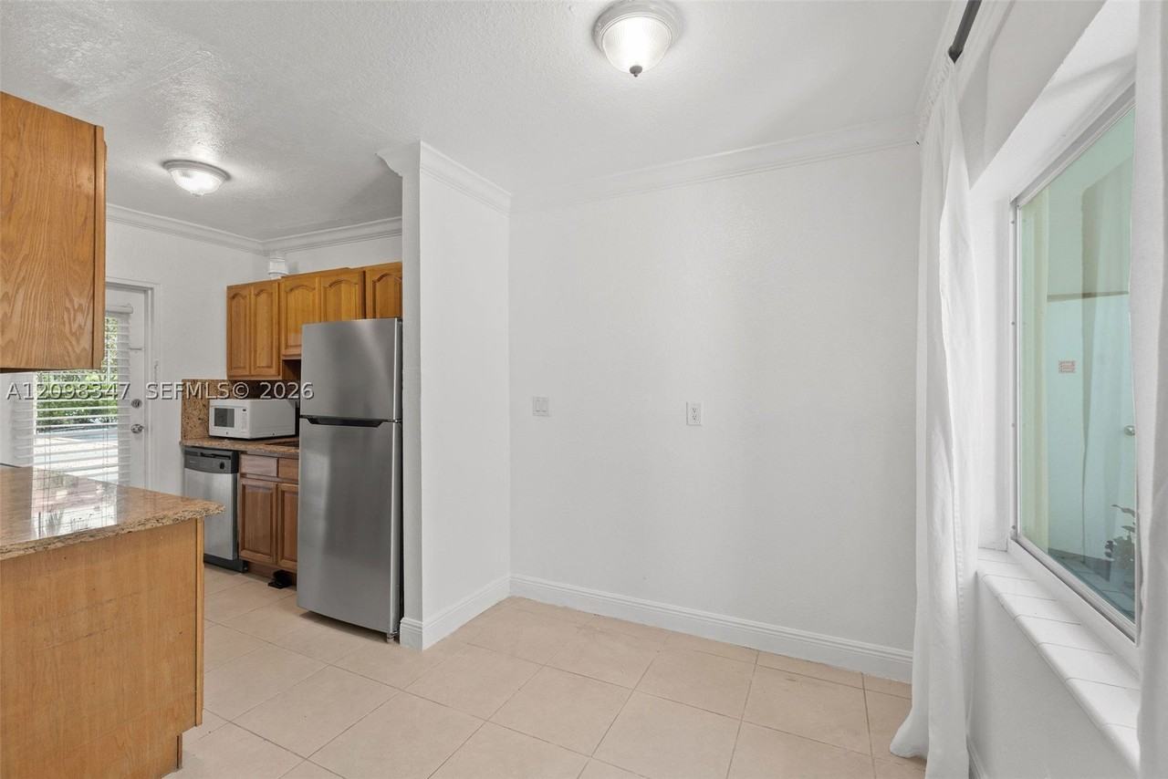 95 Edgewater Dr #102 - Photo 5 of 12