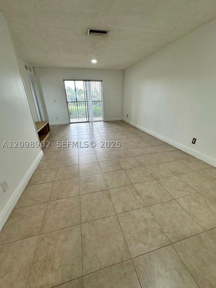 10445 Nw 8th St #201 - Photo 3 of 13