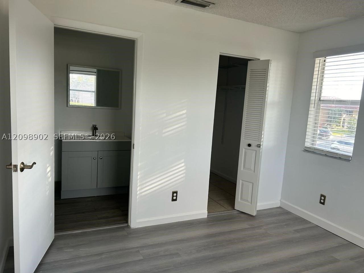 10445 Nw 8th St #201 - Photo 4 of 13