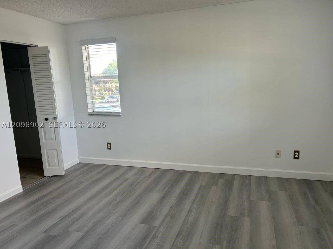 10445 Nw 8th St #201 - Photo 5 of 13