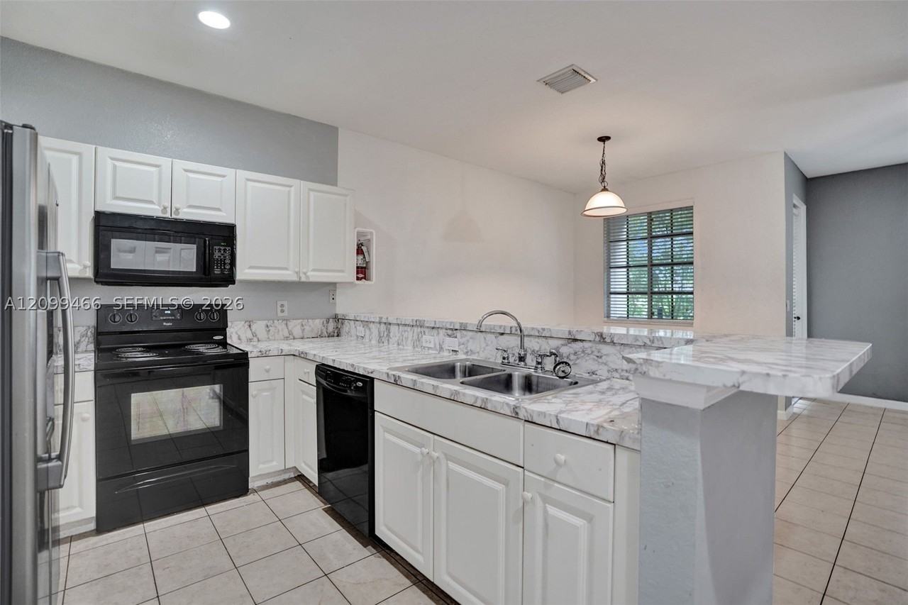 1309 Lucaya Dr - Photo 2 of 35