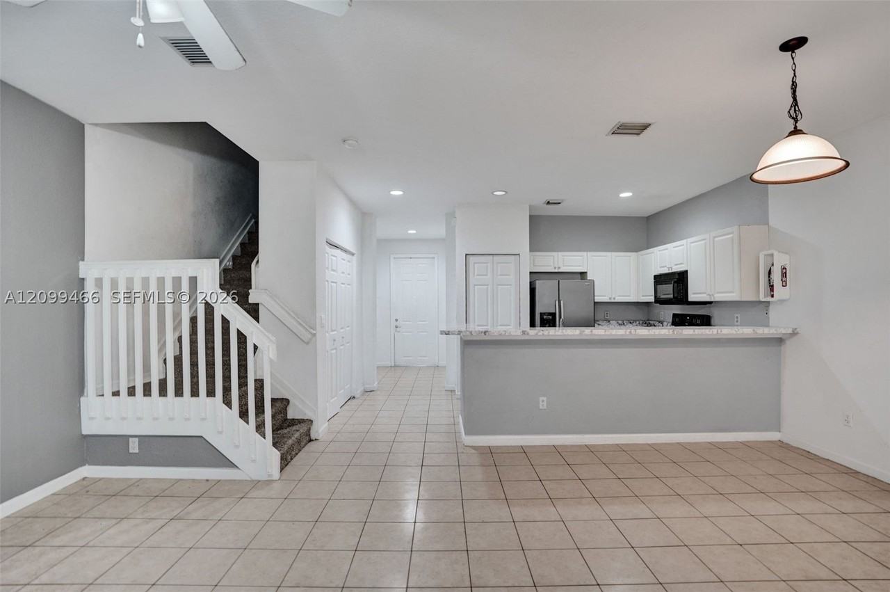 1309 Lucaya Dr - Photo 3 of 35
