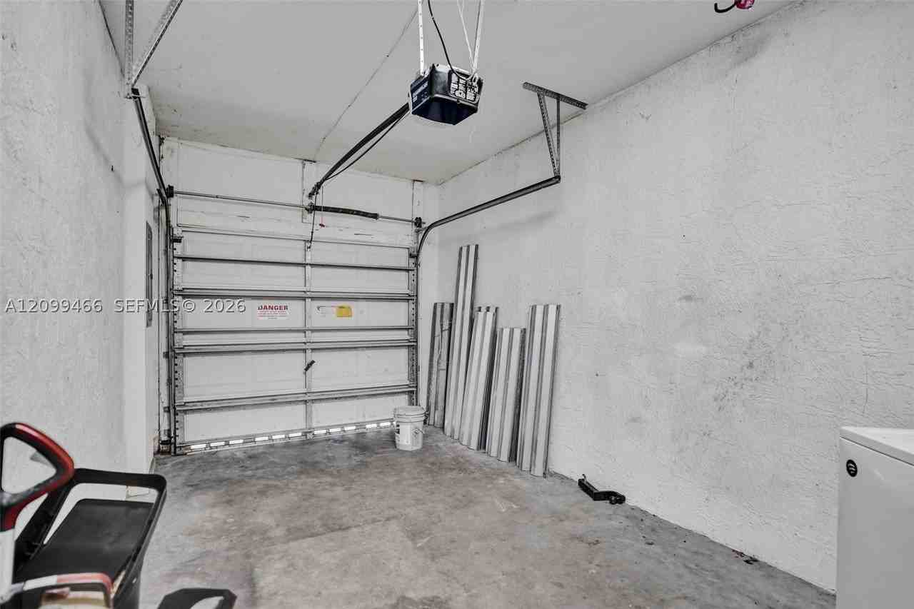 1309 Lucaya Dr - Photo 7 of 35