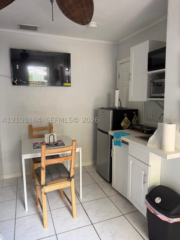1570 Ne 132nd Rd #A - Photo 4 of 15