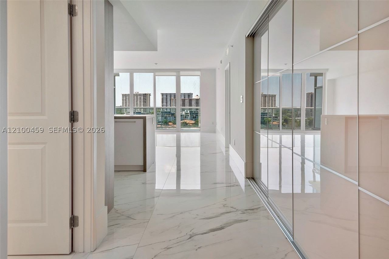 400 Sunny Isles Blvd #917 - Photo 4 of 50