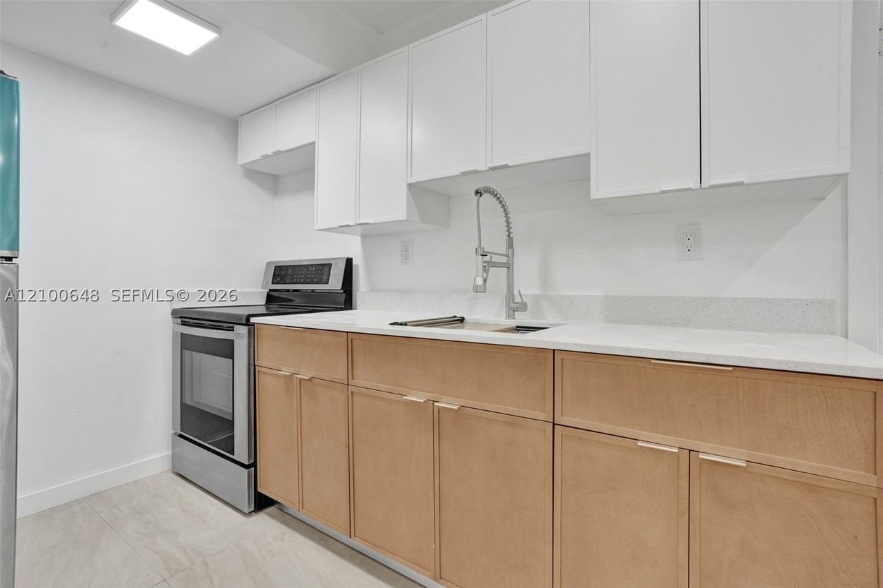 2018 Nw 43rd Ter #8 - Photo 7 of 14