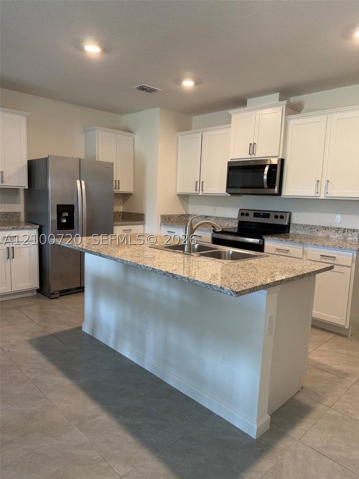 12272 Sw Rimini Way #12272 - Photo 5 of 9