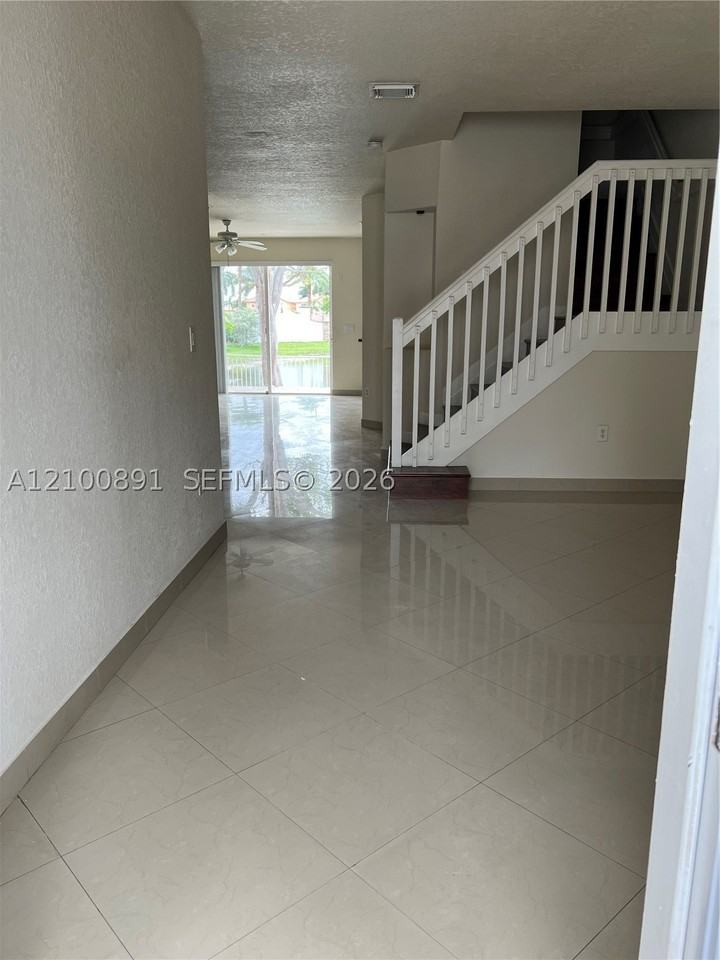 7731 Nw 114th Pl - Photo 2 of 15