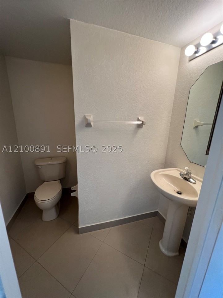 7731 Nw 114th Pl - Photo 4 of 15