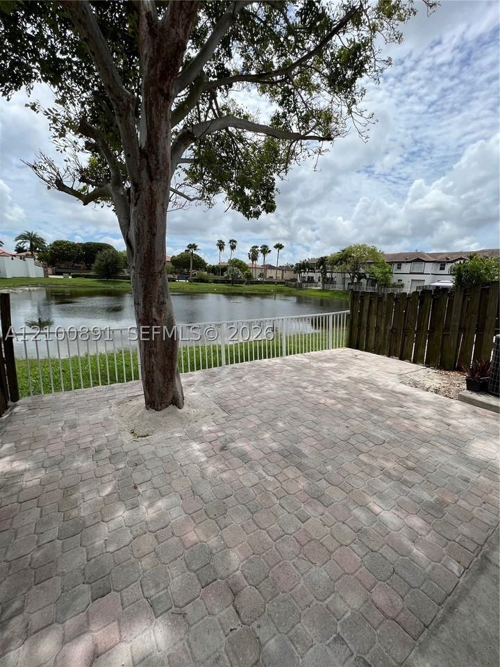 7731 Nw 114th Pl - Photo 5 of 15