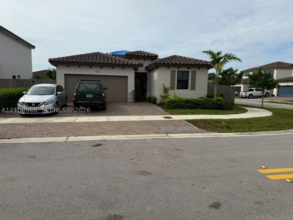 11908 Sw 238th Ter - Photo 2 of 50