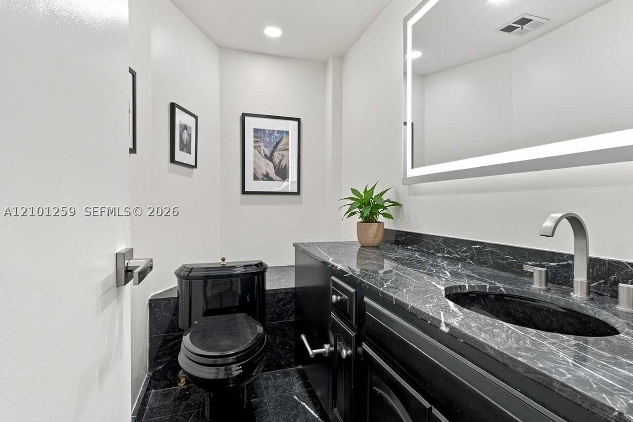 1542 Ne Quayside Ter #1542 - Photo 5 of 31