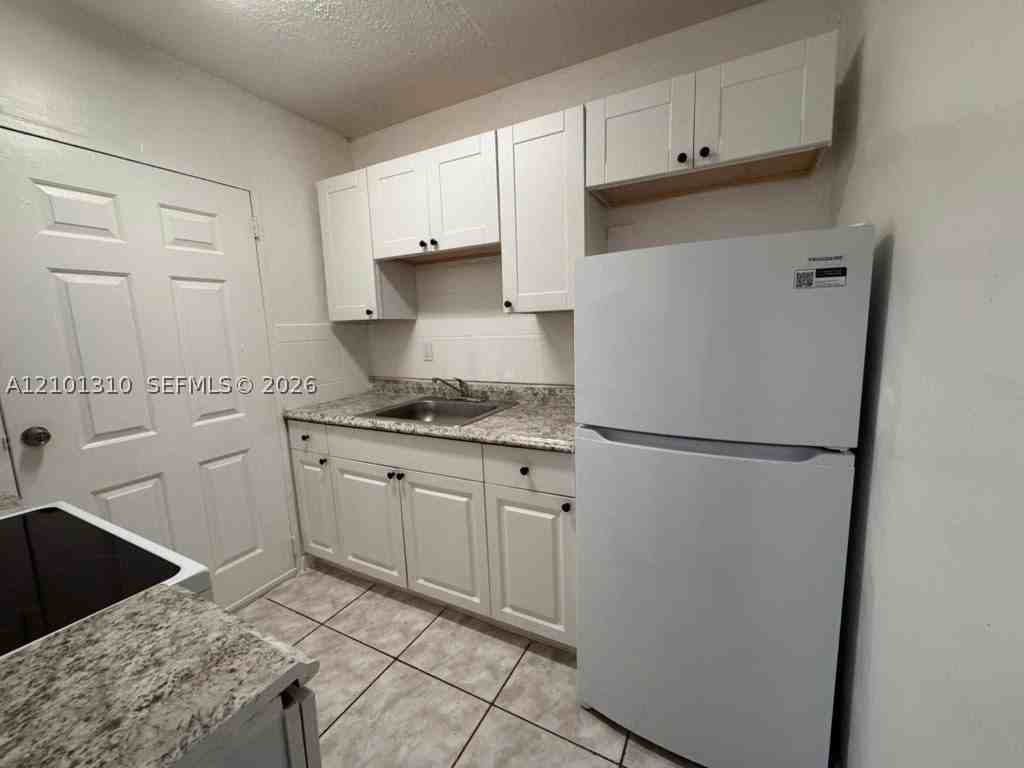 3353 Davie Blvd #307 - Photo 5 of 19