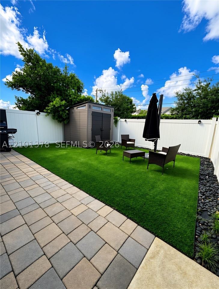 831 Se 16th Ct - Photo 6 of 15